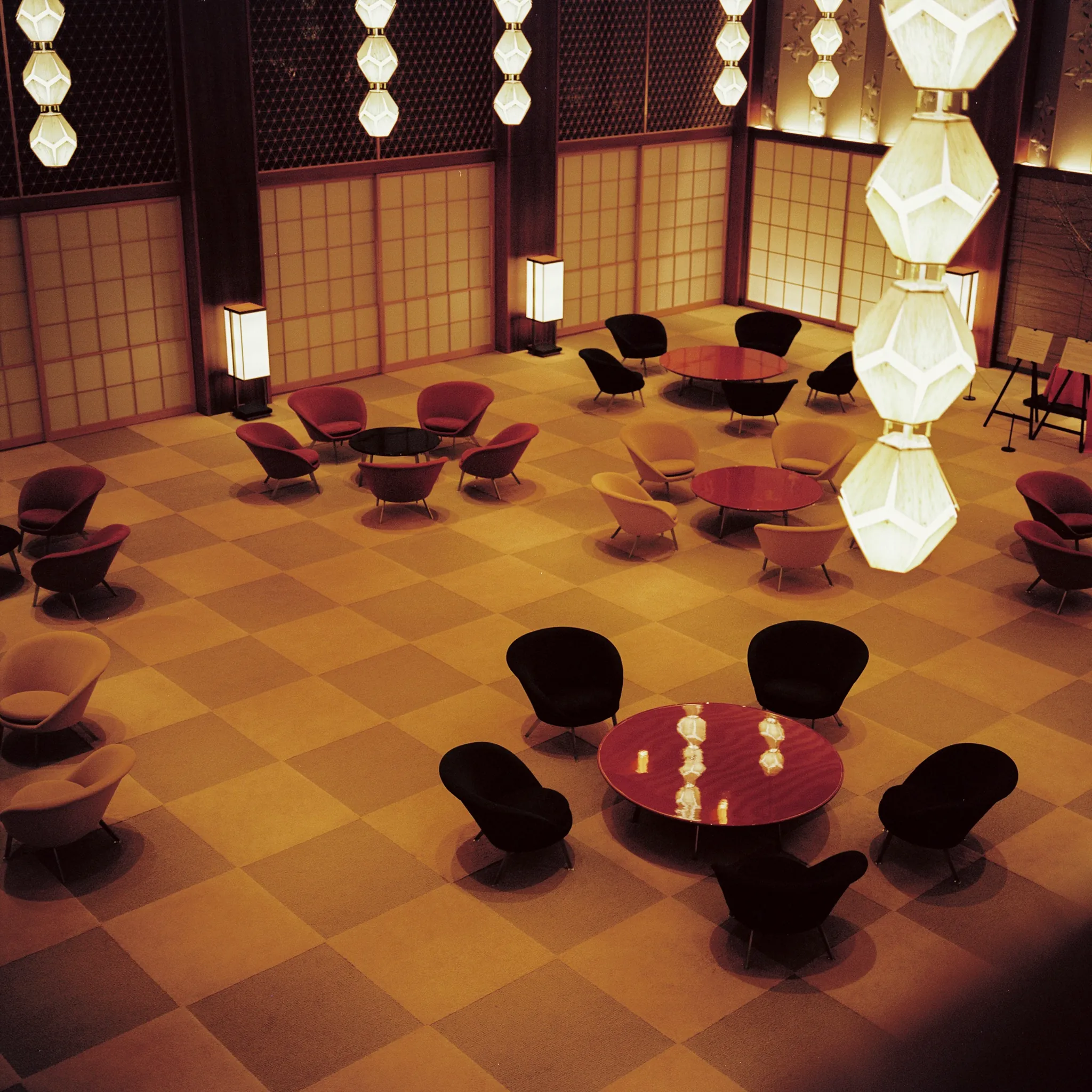 Hotel Okura, photograph 4 of 7